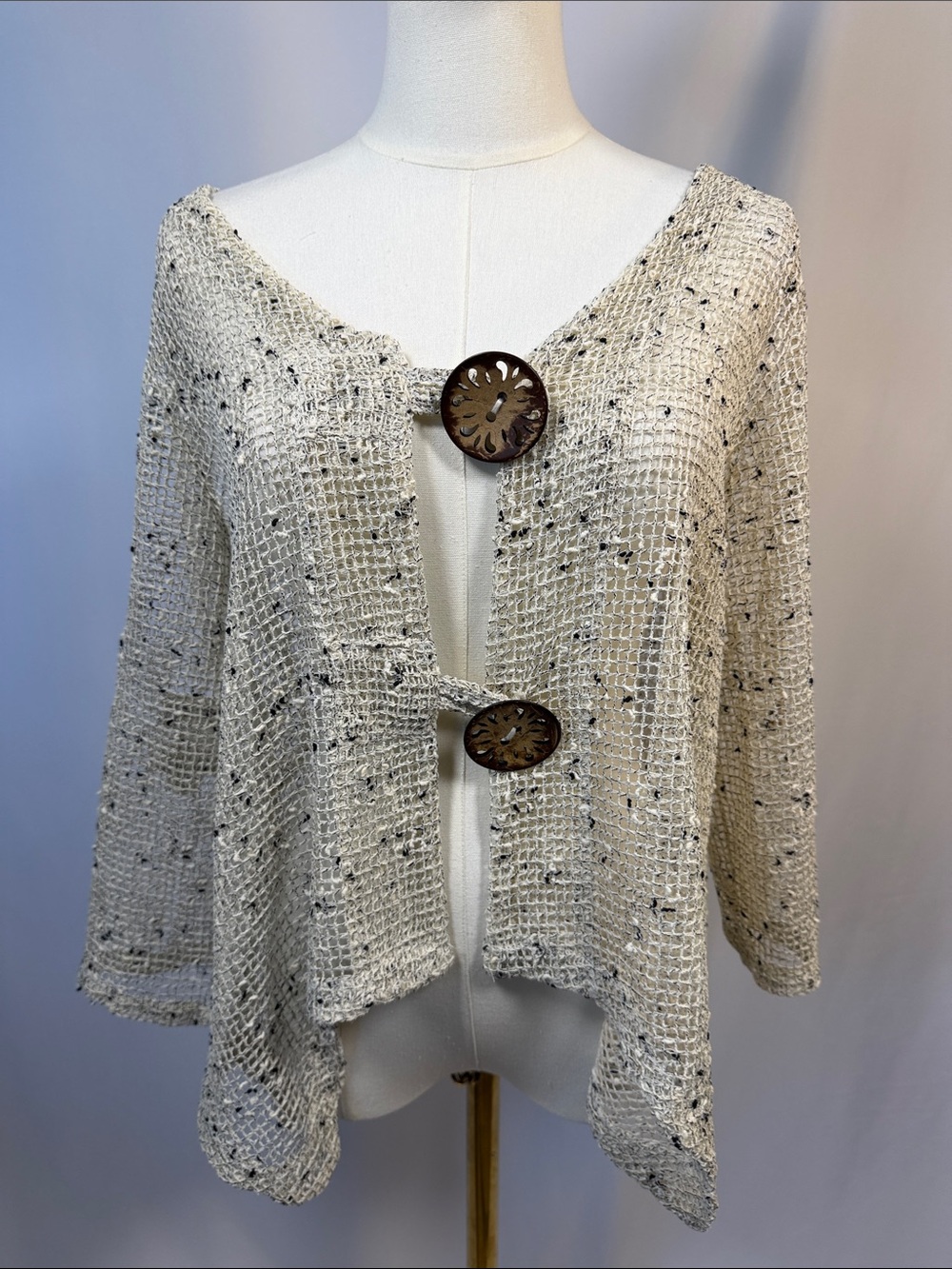 NWOT Nina Leonard Cream Speckled Open-Weave Cardigan with Wood Buttons